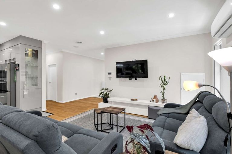 Photo of property in 114b Everglade Drive, Totara Heights, Auckland, 2105