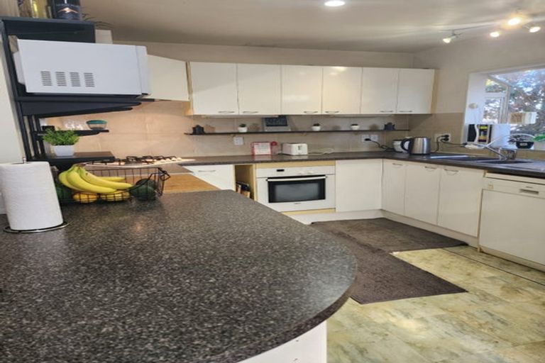 Photo of property in 2/51 Fields Parade, Oteha, Auckland, 0632