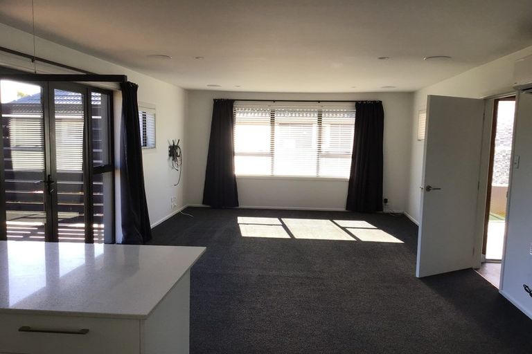 Photo of property in 8 Liverton Crescent, Bishopdale, Christchurch, 8053