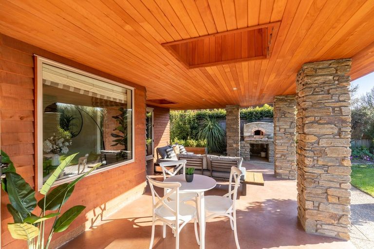 Photo of property in 4 Coburn Place, Lake Hayes, Queenstown, 9304