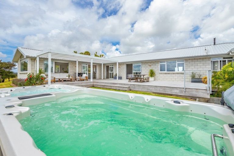 Photo of property in 33 Rua Road, Mangawhai, 0573