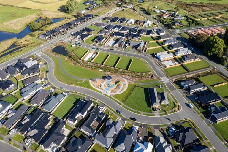 Photo of property in 21 Paradise Way, Halswell, Christchurch, 8025