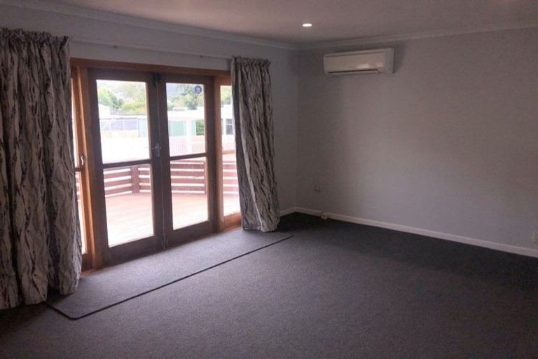 Photo of property in 80 Wainuiomata Road, Wainuiomata, Lower Hutt, 5014
