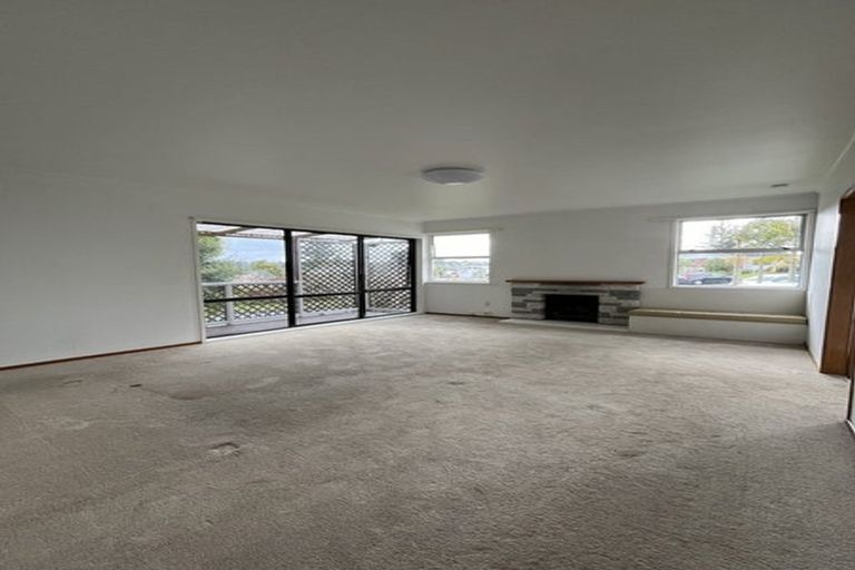 Photo of property in 32 Powrie Street, Glenfield, Auckland, 0629