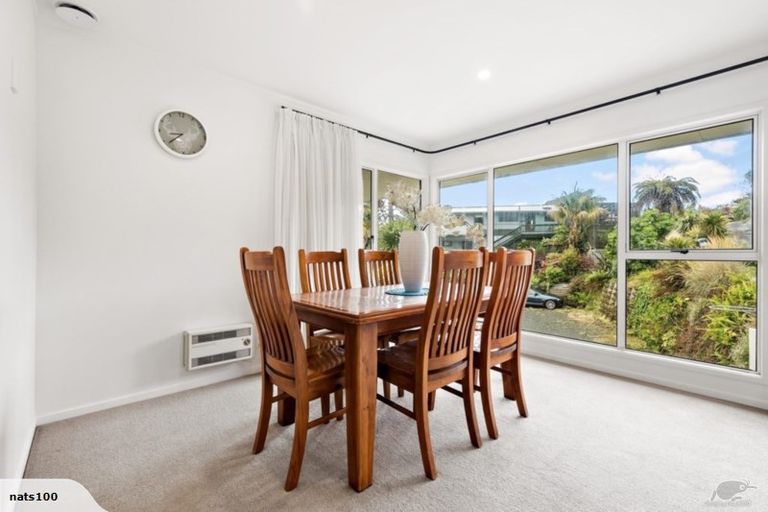 Photo of property in 8 Valhalla Drive, Beach Haven, Auckland, 0626