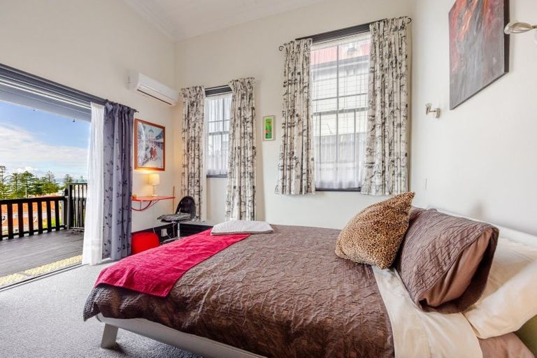 Photo of property in 4a Seaview Terrace, Bluff Hill, Napier, 4110