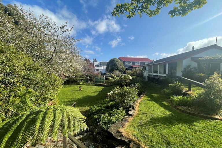 Photo of property in 19 Nikau Street, Inglewood, 4330