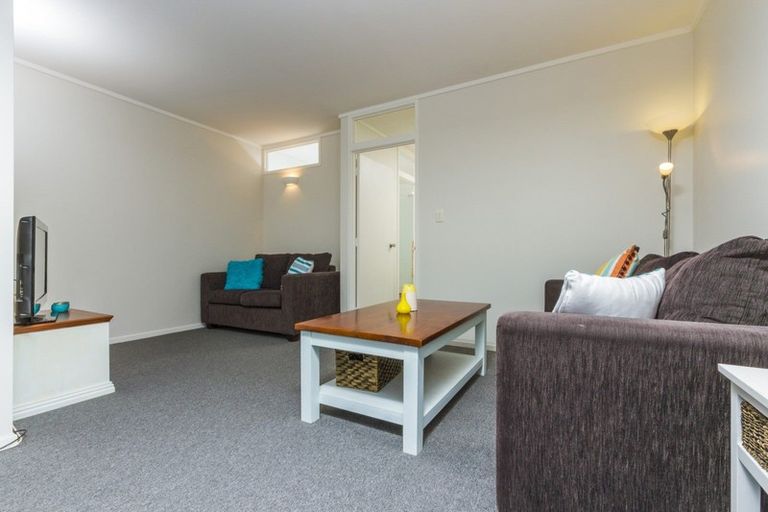 Photo of property in 14/18 Parr Terrace, Castor Bay, Auckland, 0620