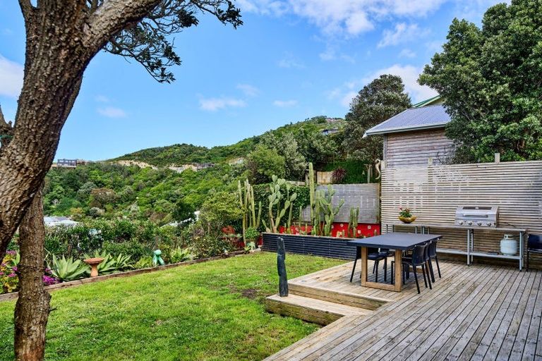 Photo of property in 10 Travancore Street, Island Bay, Wellington, 6023