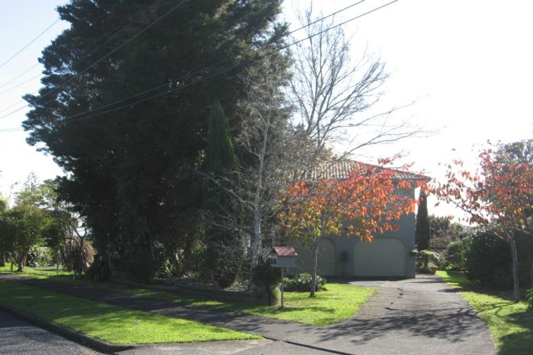 Photo of property in 56 Grande Vue Road, Hillpark, Auckland, 2102