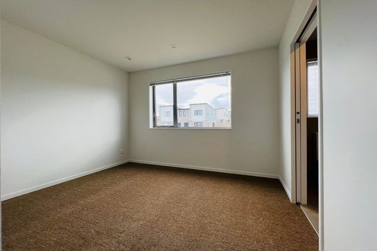 Photo of property in 11a Crestview Rise, Papakura, 2110