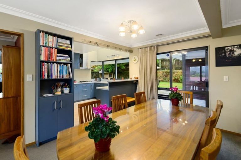 Photo of property in 5 Janet Place, Lynmore, Rotorua, 3010