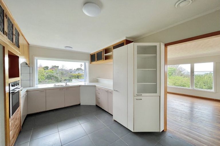 Photo of property in 3 Taha Road, Te Atatu South, Auckland, 0610