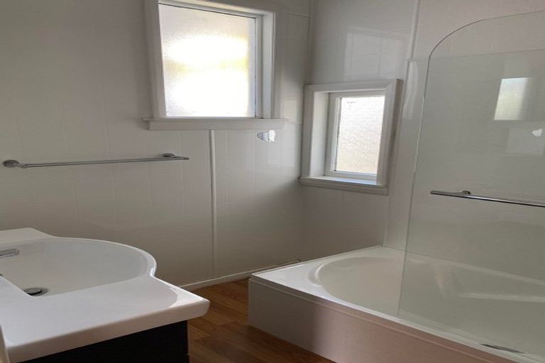 Photo of property in 4 Goodson Place, Hawera, 4610