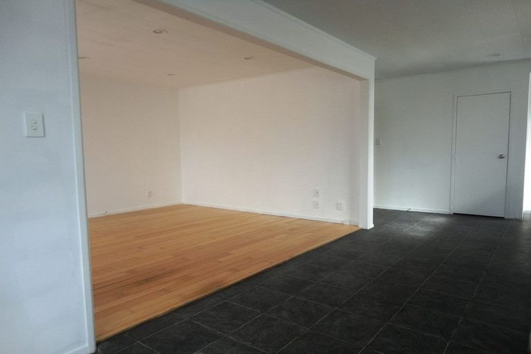 Photo of property in 19 Swallow Drive, Manurewa, Auckland, 2102