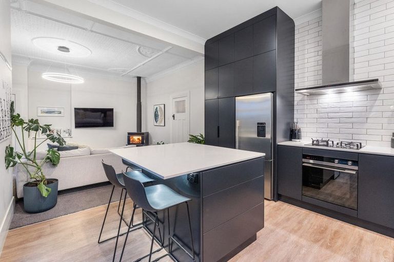 Photo of property in 72 Hargest Crescent, Saint Clair, Dunedin, 9012