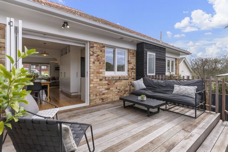 Photo of property in 1/5 Aorangi Place, Birkenhead, Auckland, 0626