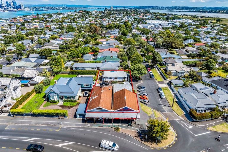 Photo of property in 159 Victoria Road, Devonport, Auckland, 0624