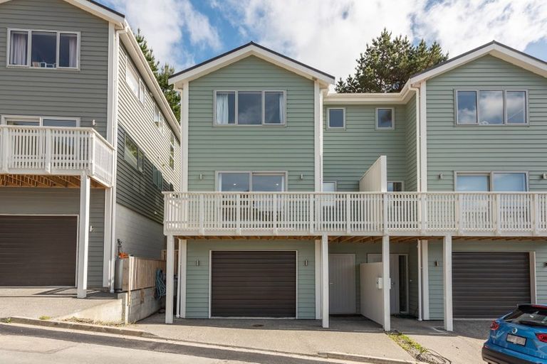 Photo of property in 14b Rarangi Way, Owhiro Bay, Wellington, 6023
