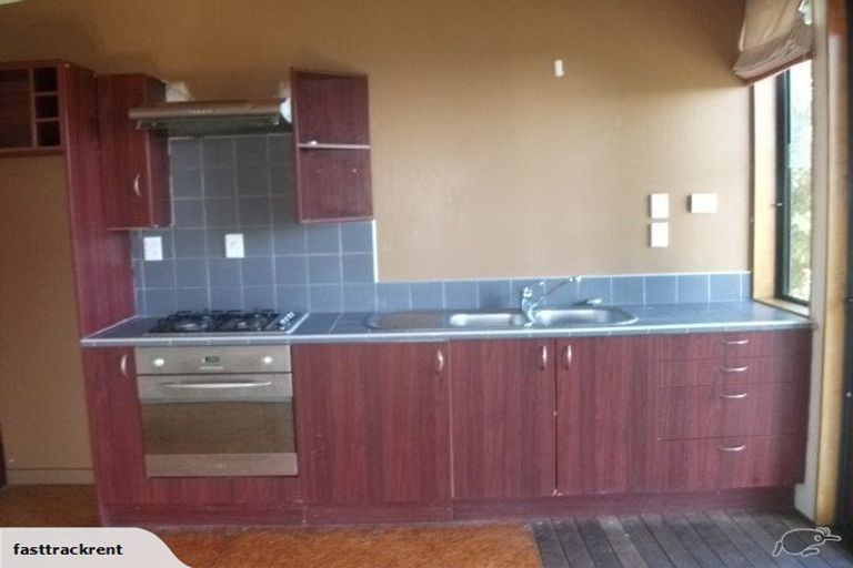 Photo of property in 1 Blethyn Place, Te Atatu South, Auckland, 0610