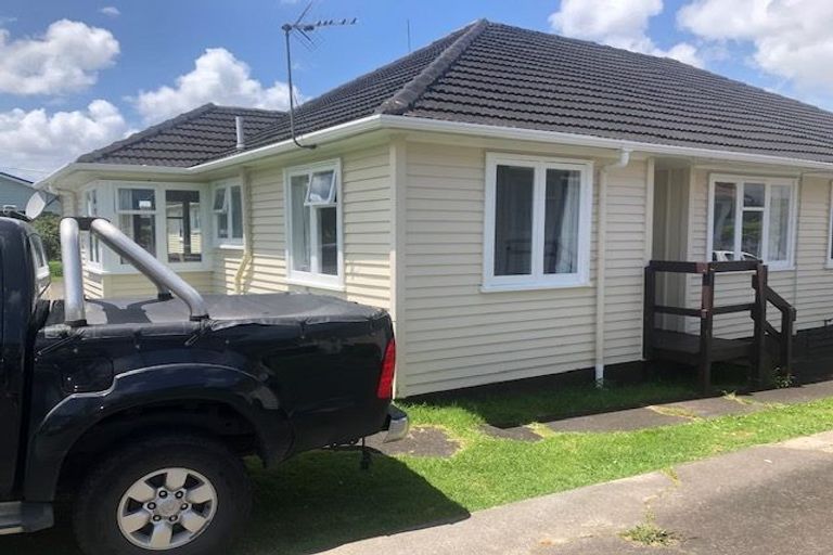 Photo of property in 9 Kotuku Street, Te Atatu Peninsula, Auckland, 0610