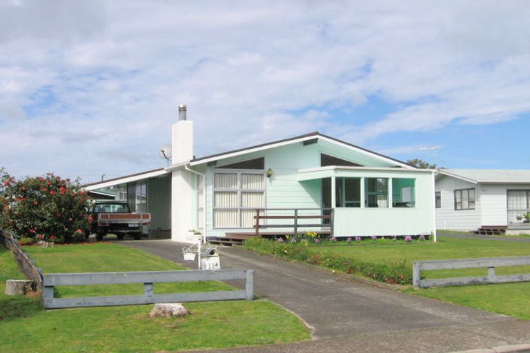 Photo of property in 114 Aberdeen Place, Whangamata, 3620