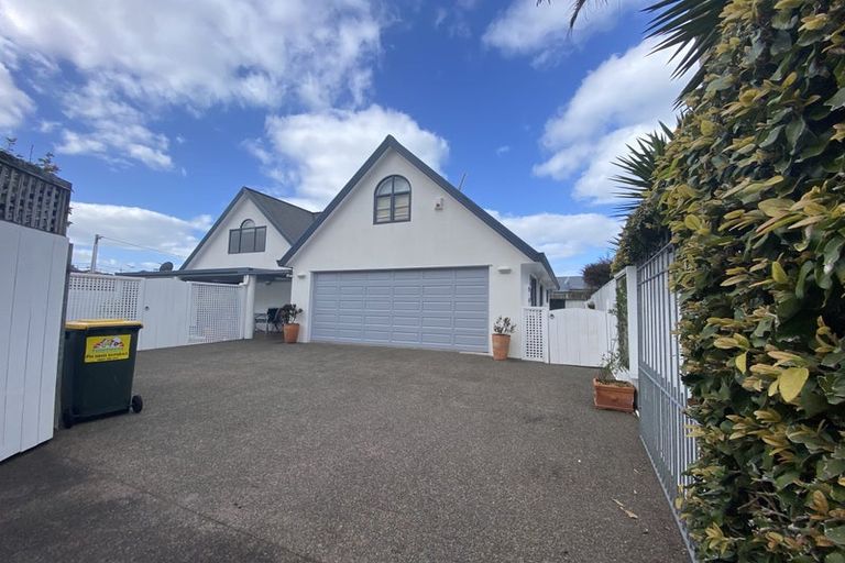 Photo of property in 2/90 Nile Road, Milford, Auckland, 0620