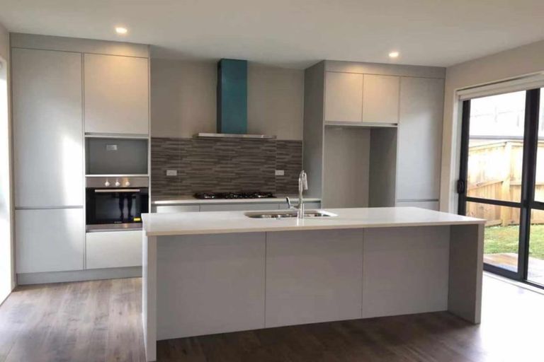 Photo of property in 11 Ahorangi Road, Silverdale, 0932