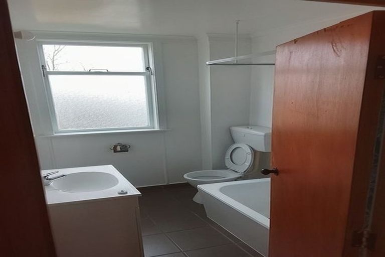 Photo of property in 73-75a Hereford Street, Cannons Creek, Porirua, 5024