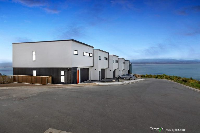 Photo of property in 15 Nanda Way, Khandallah, 6035