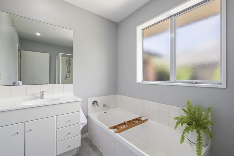 Photo of property in 28 Rushmore Drive, Belfast, Christchurch, 8051