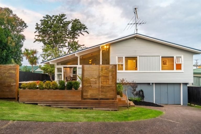 Photo of property in 1/29 Bruce Road, Glenfield, Auckland, 0629