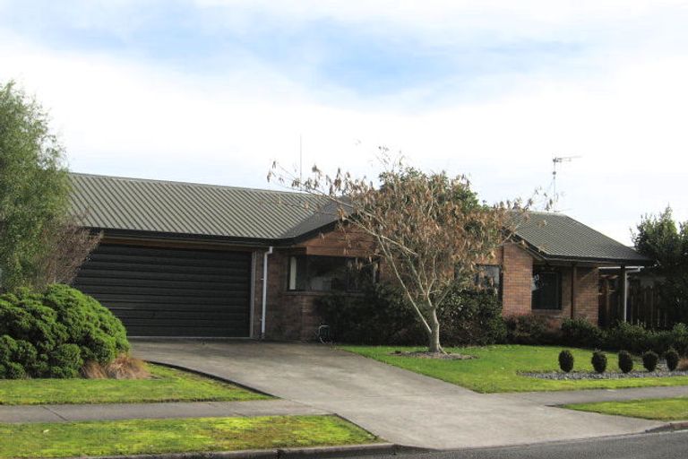 Photo of property in 2 Drake Place, Fairview Downs, Hamilton, 3214