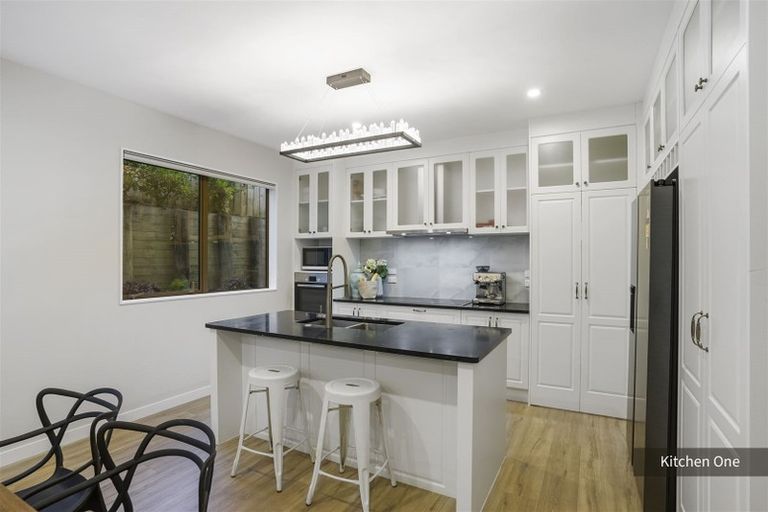 Photo of property in 87 Fairview Avenue, Fairview Heights, Auckland, 0632