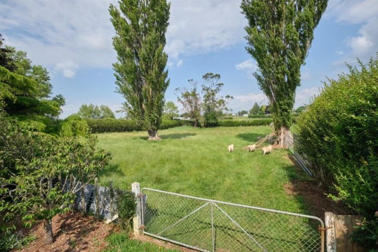 Photo of property in 33 Castle Street, Eltham, 4322