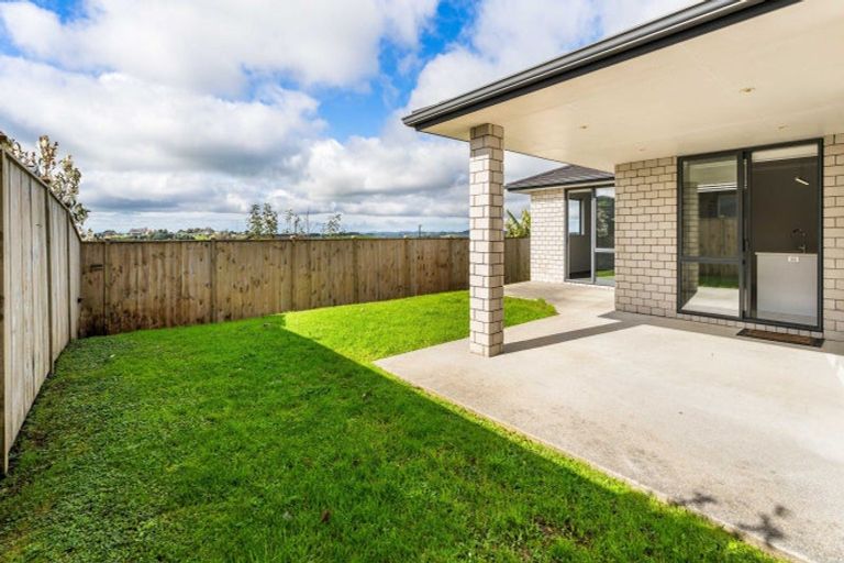 Photo of property in 15 Pyne Crescent, Pokeno, 2402