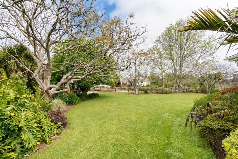 Photo of property in 121 Pomona Road, Kumeu, 0891