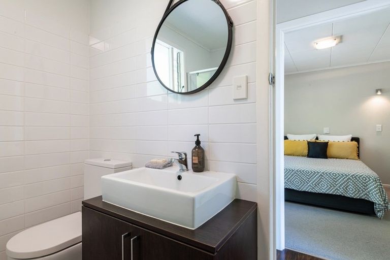 Photo of property in 1/39 St Peters Street, Northcote, Auckland, 0627