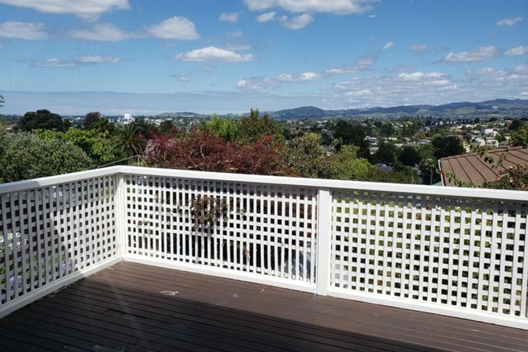 Photo of property in 18 Brookfield Terrace, Brookfield, Tauranga, 3110