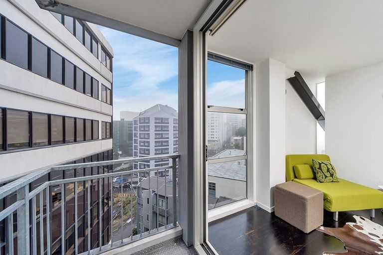 Photo of property in Scotia Tower Apartments, 8a/8 Scotia Place, Auckland Central, Auckland, 1010