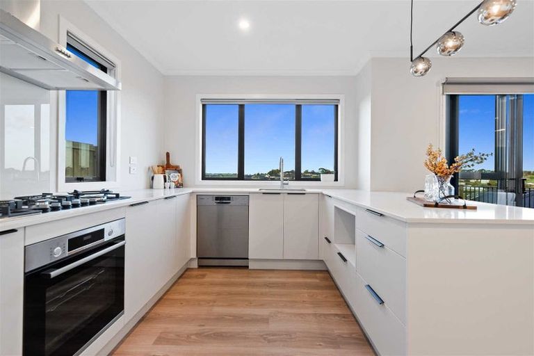 Photo of property in 1/40 Rose Berry Crescent, Flagstaff, Hamilton, 3210