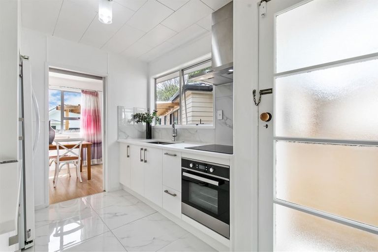 Photo of property in 20 Chesley Place, Half Moon Bay, Auckland, 2012