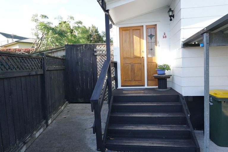 Photo of property in 2/28 De Quincey Terrace, Highland Park, Auckland, 2010