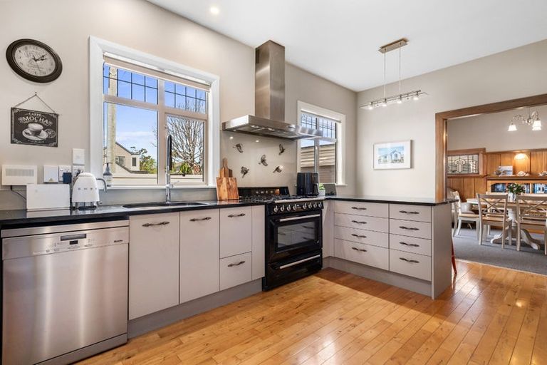 Photo of property in 2 Kenwyn Avenue, St Albans, Christchurch, 8052