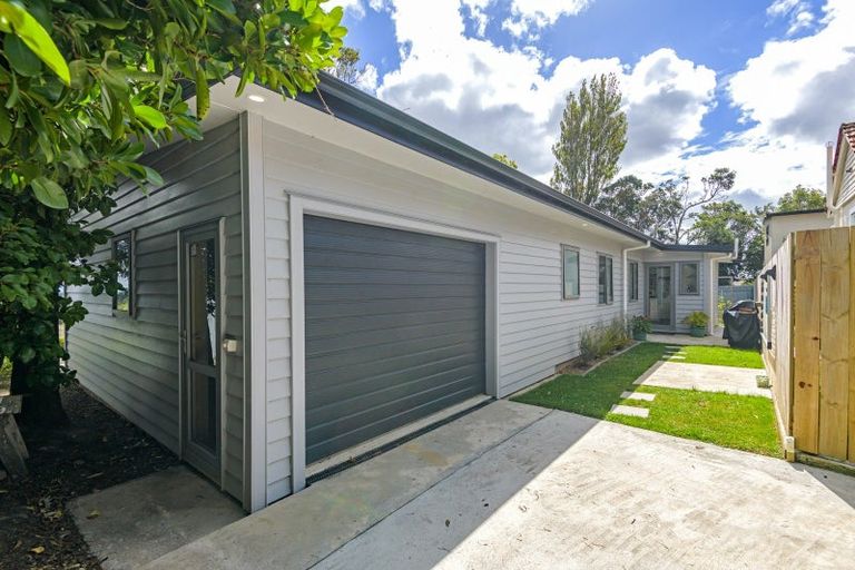 Photo of property in 5a Aokautere Drive, Fitzherbert, 4410