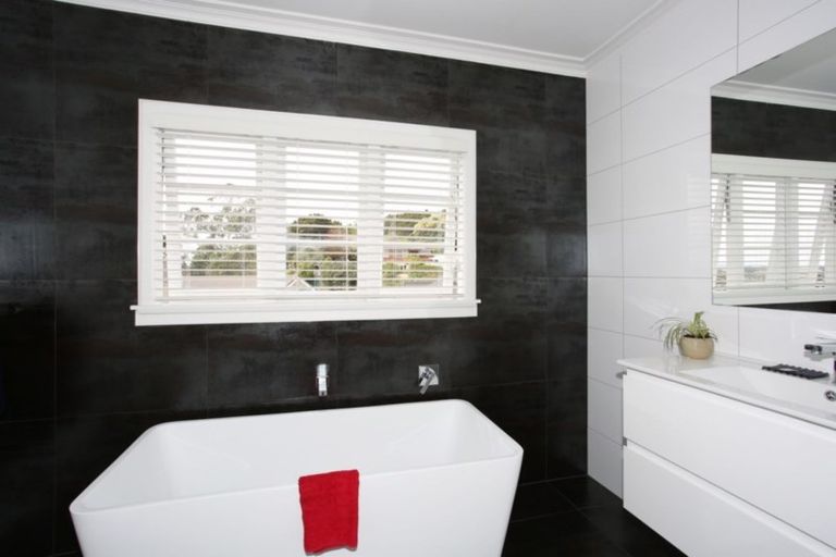 Photo of property in 36 Totara Avenue, Pukekohe, 2120