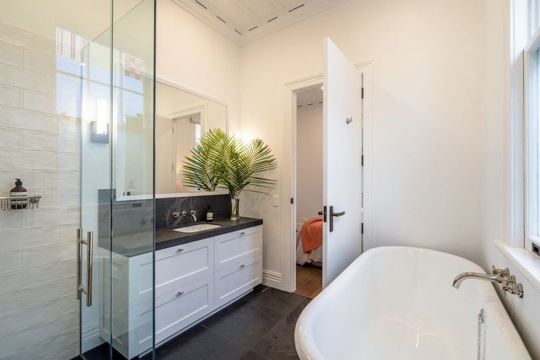 Photo of property in 8 Ring Terrace, Saint Marys Bay, Auckland, 1011