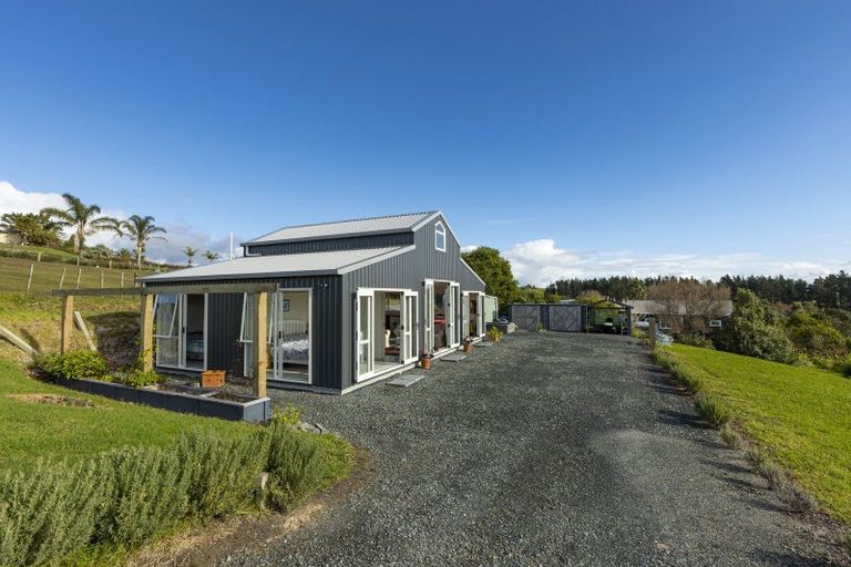 Photo of property in 16 Taipa View Road, Taipa, 0483