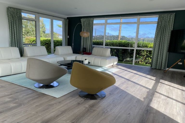 Photo of property in 34 English Oak Drive, Schnapper Rock, Auckland, 0632