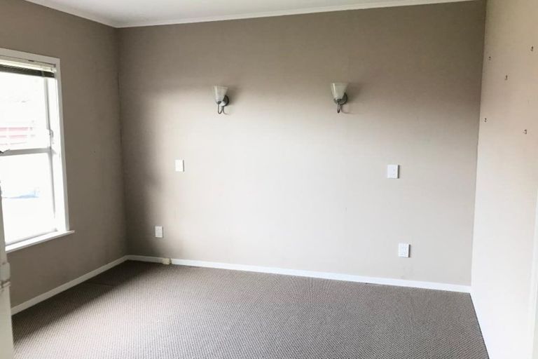 Photo of property in 2/11 Winscombe Street, Belmont, Auckland, 0622